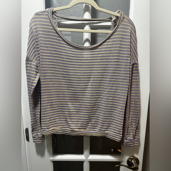 BLU PEPPER LAVENDER STRIPED OPEN BACK TOP - Picture 5 of 8